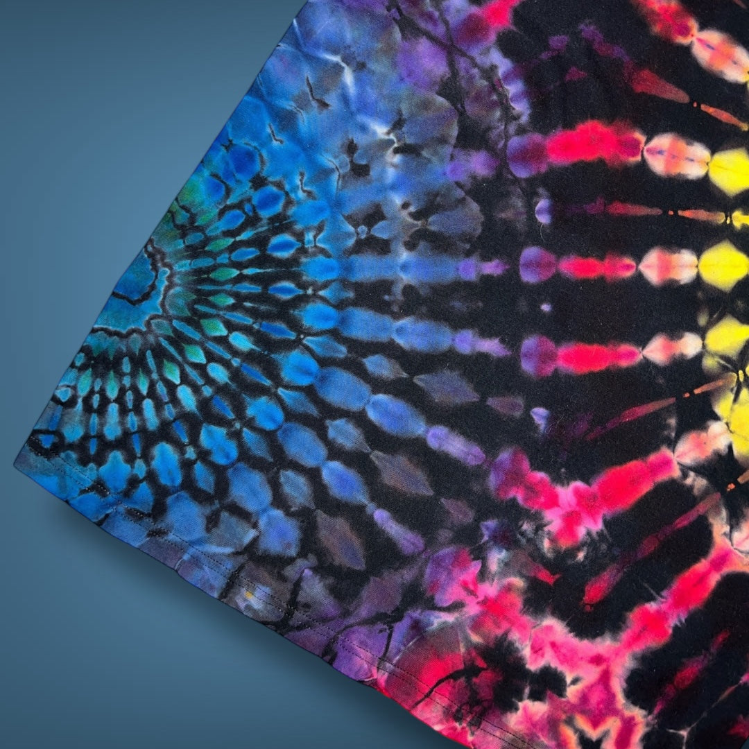 🖤🌈Dark Rainbow 🌈🖤 Reverse Dye - Adult Medium Short Sleeve